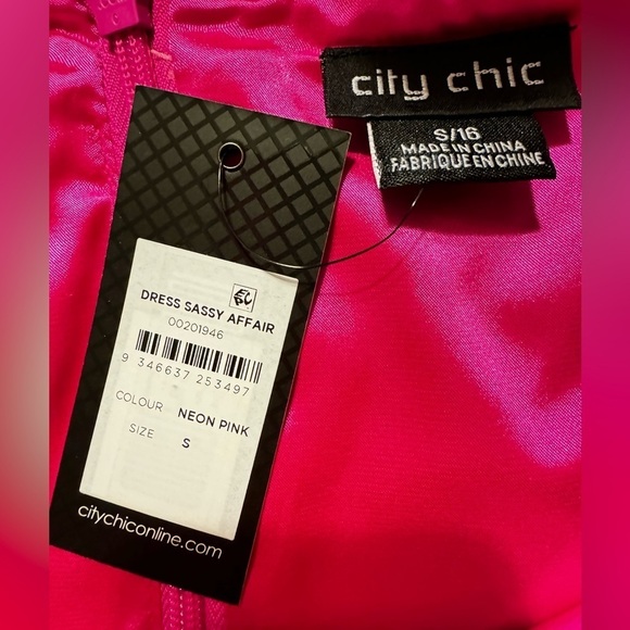 CityChic Sassy Affair Dress Size 16 - Picture 7 of 7